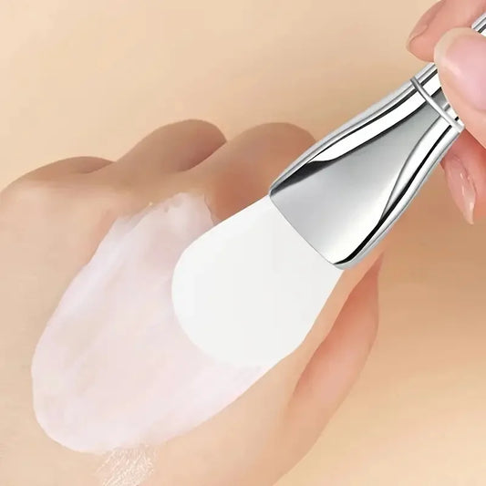 فرشاة سيليكون ناعمة لقناع الوجه (ربع قطعة) مع مكشطة مدمجة، فرشاة مزدوجة الاستخدام لتوزيع قناع الوجه، أدوات تجميل لتعديل قناع الوجه بنفسك