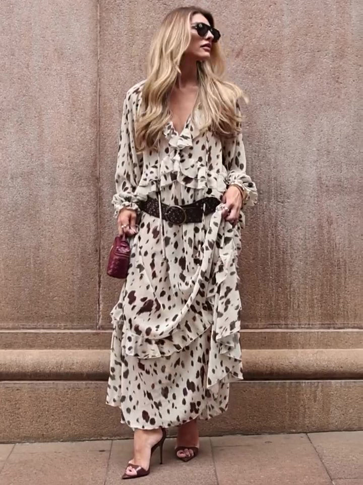 स्पॉटेड प्रिंट वाली रफ़ल्ड लॉन्ग-स्लीव ड्रेस
