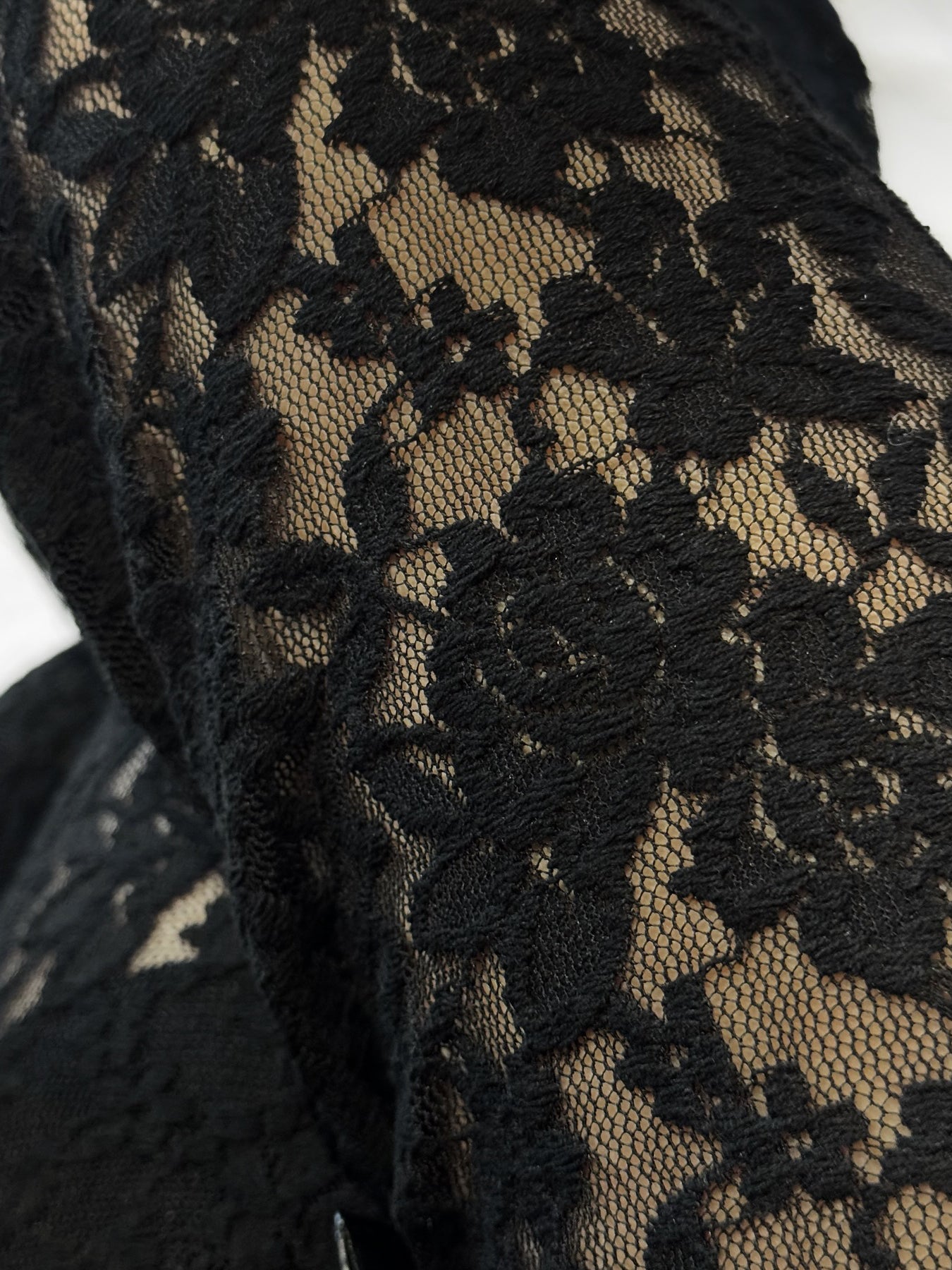 हाई वेस्ट लेस वाइड लेग पैंट