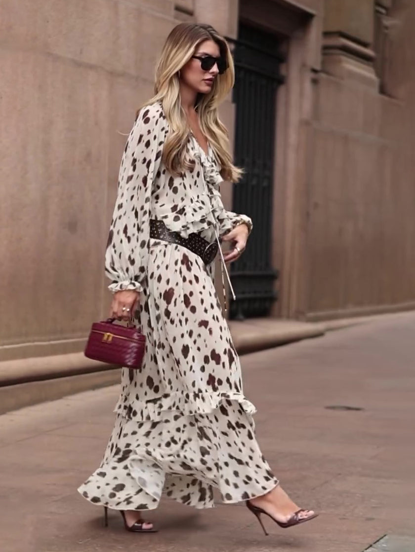 स्पॉटेड प्रिंट वाली रफ़ल्ड लॉन्ग-स्लीव ड्रेस