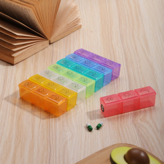 منظم حبوب شهري لمدة 31 يومًا مع 31 قسمًا، مصنوع من الجلد المقاوم للماء