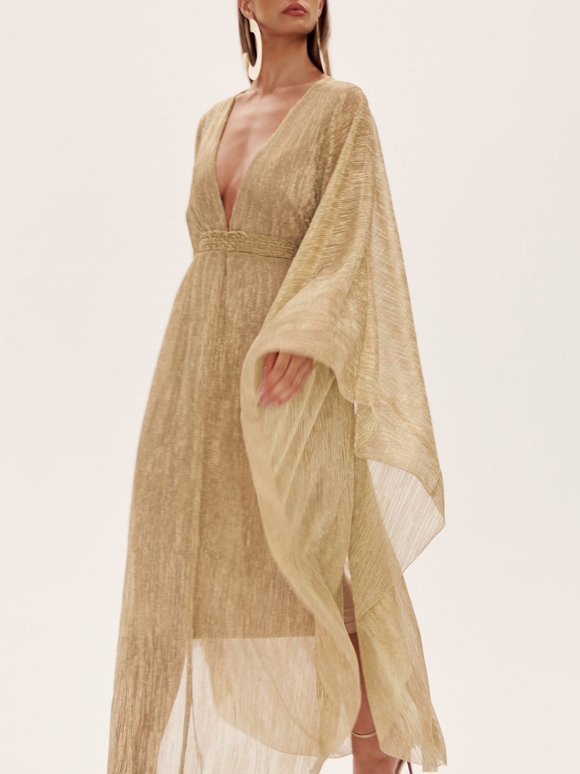 शैम्पेन डीप वी प्लीटेड डोलमैन स्लीव ड्रेस