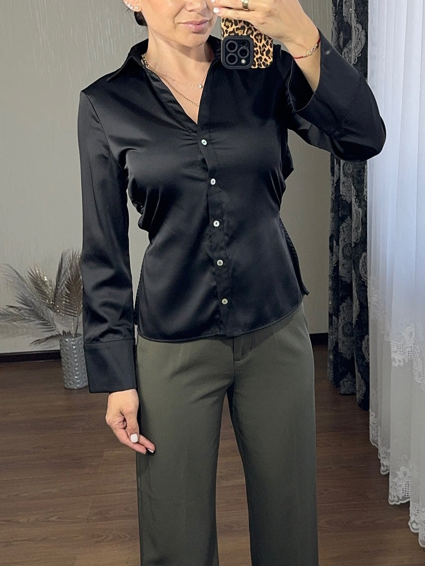 काली साटन बैकलेस लेस-अप शर्ट